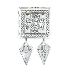 Beltestøl oksidert med spirlauv, øsken